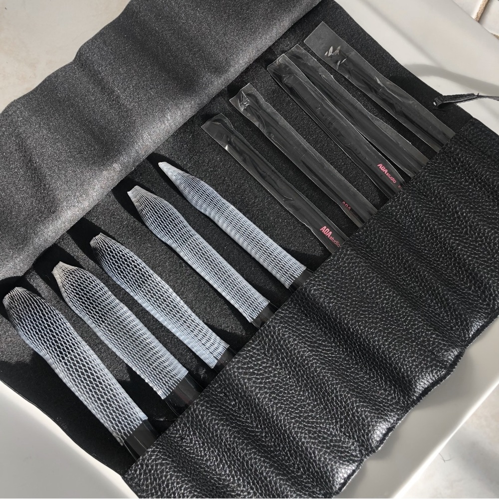 Brand New 10-piece Faux Mink Brush Set + Roll